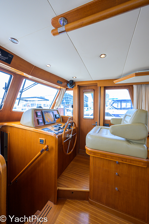 2011 41 Grand Banks Europa "Teal Aweigh"