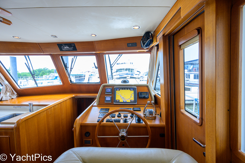 2011 41 Grand Banks Europa "Teal Aweigh"