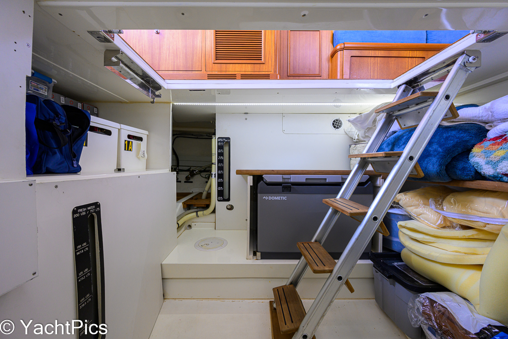 2011 41 Grand Banks Europa "Teal Aweigh"