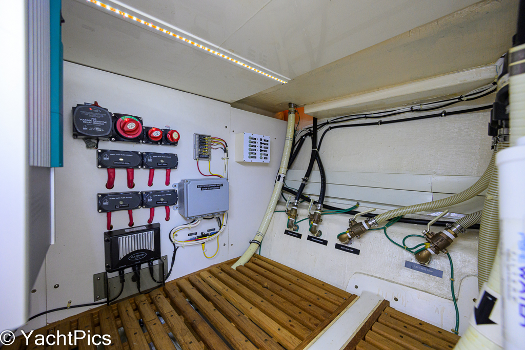 2011 41 Grand Banks Europa "Teal Aweigh"