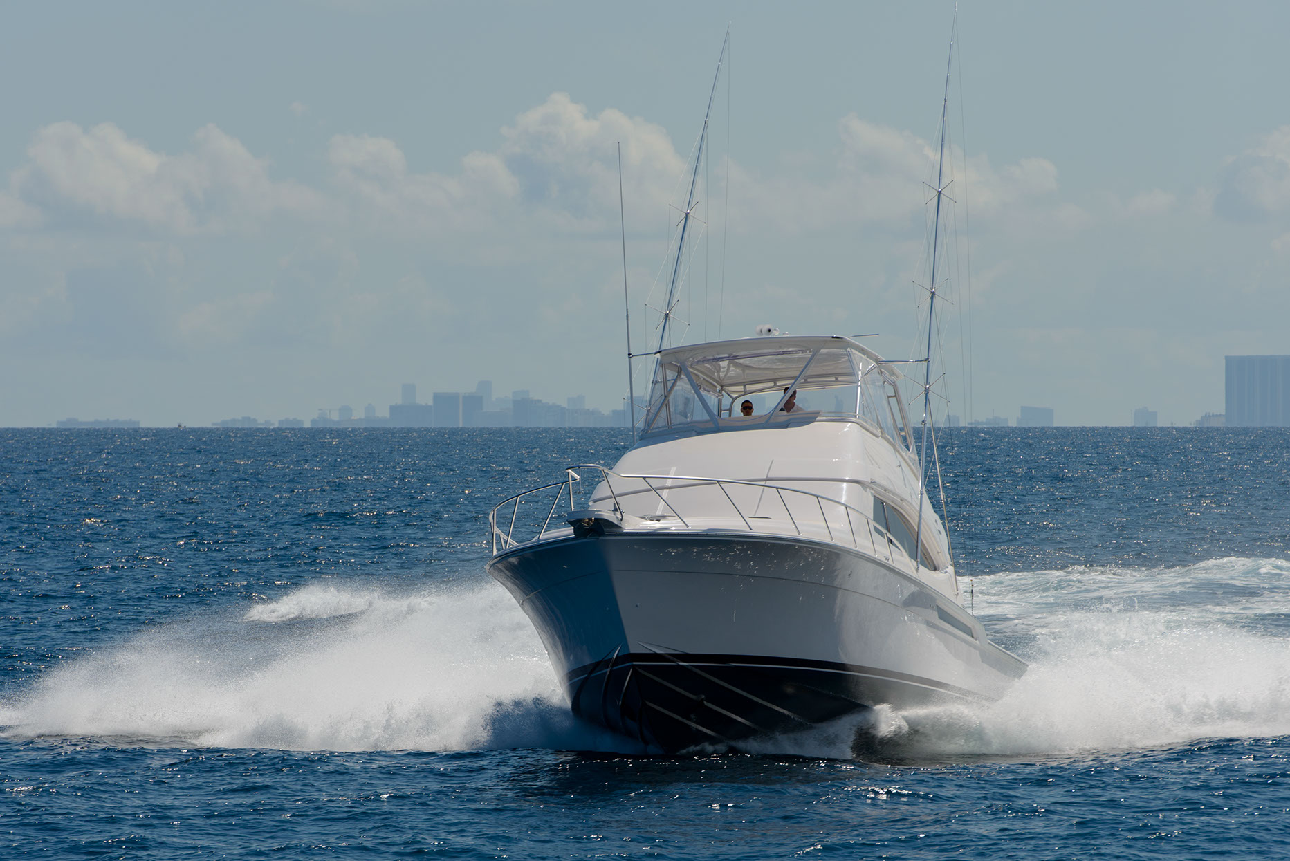 57-foot Bertram sportfish exterior profile
