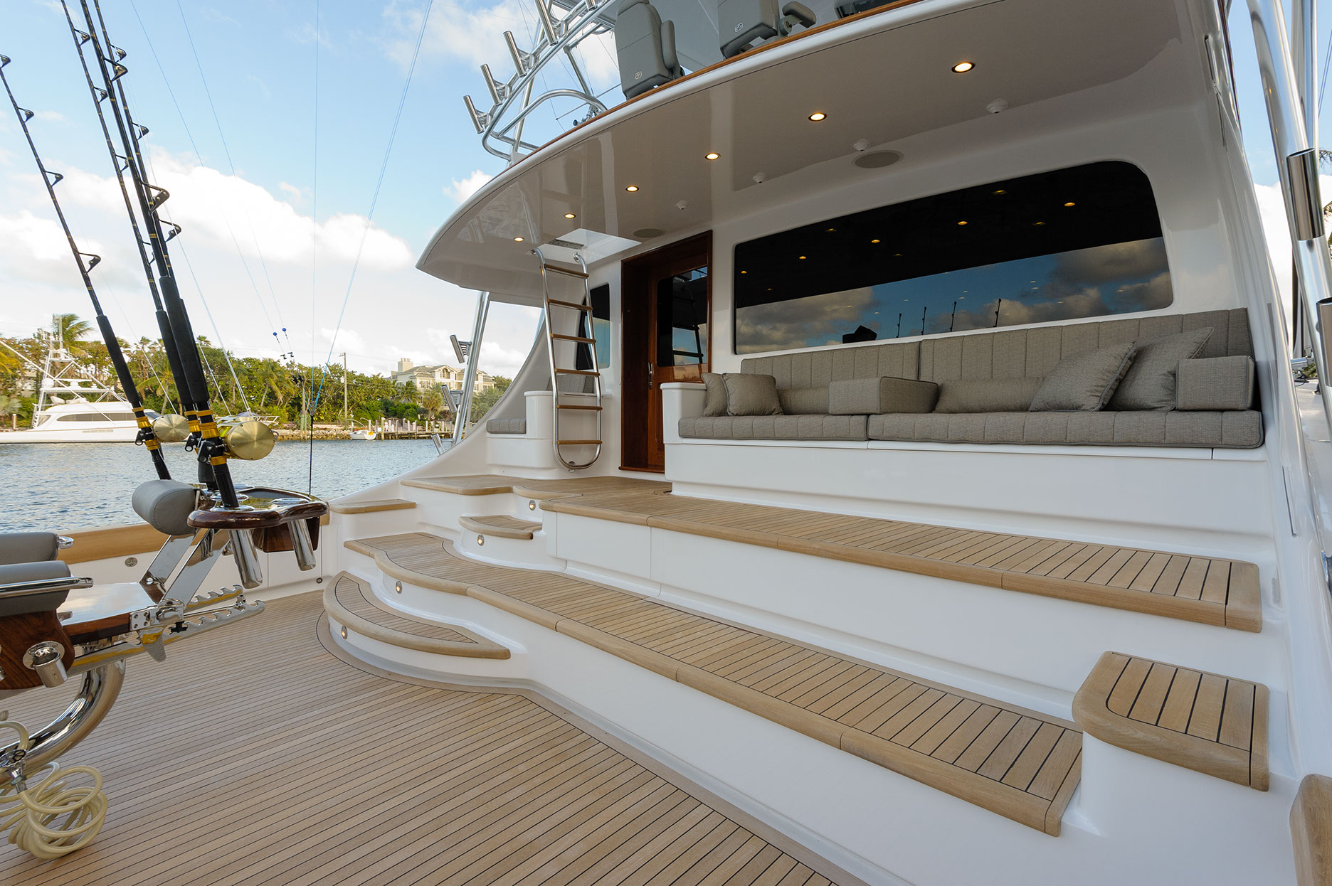 Motor yacht Betsy exterior photography