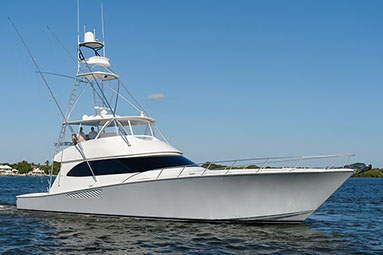 Bow profile of motor yacht Irish Ayes