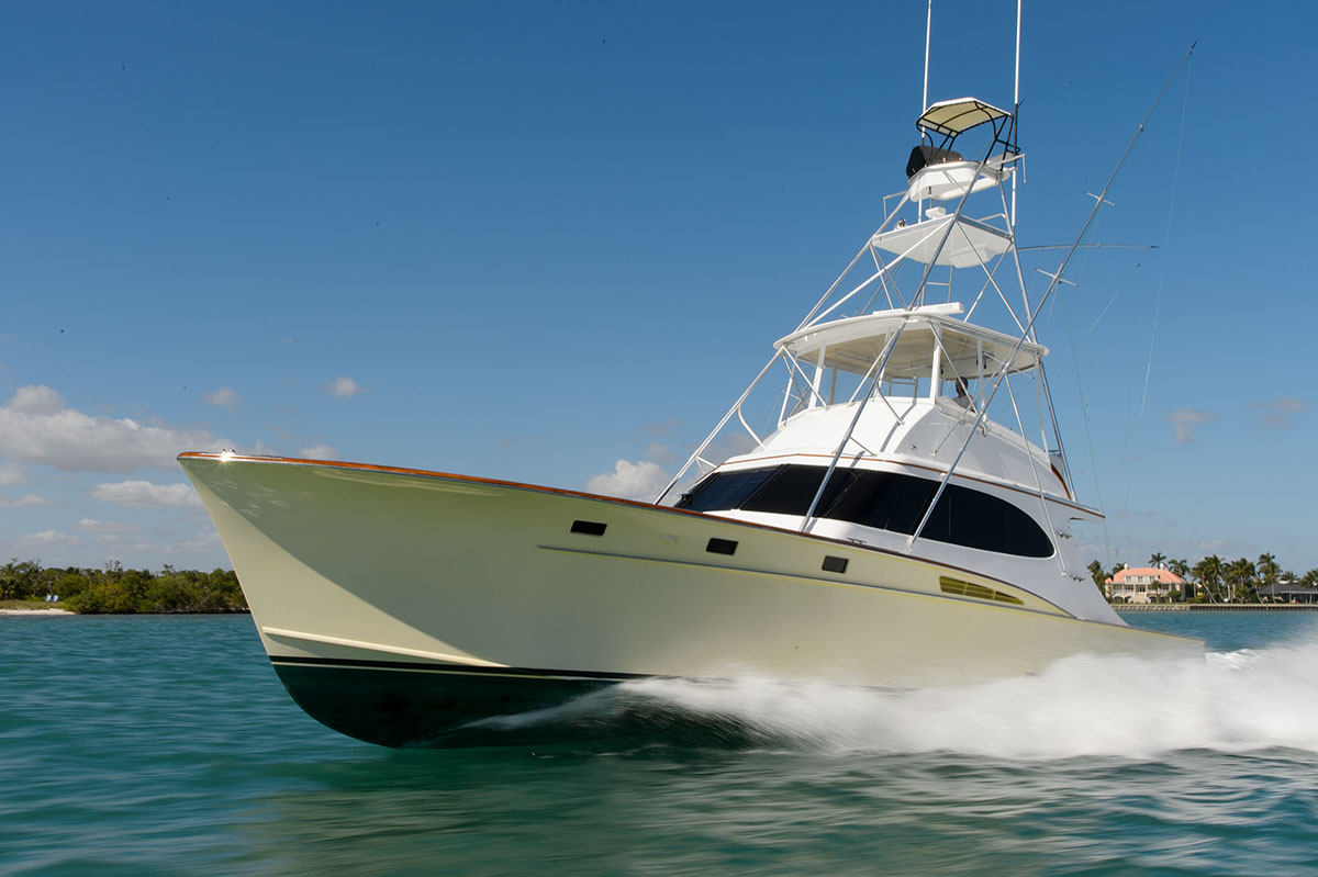 Sportfish yacht Ram Rod running offshore at speed